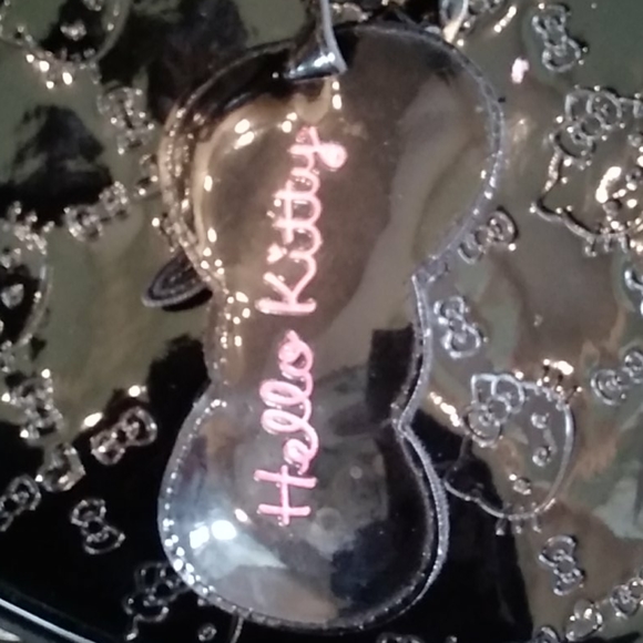 Hello Kitty Purse - Picture 12 of 12